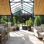 La Maison Du Parc Bed & Breakfast