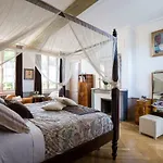 Bed & Breakfast La Maison Du Parc 4*
