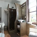 La Maison Du Parc Bed & Breakfast