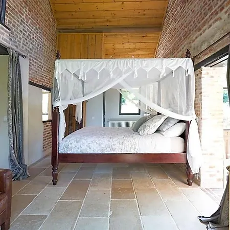 La Maison Du Parc Oda ve Kahvaltı 4*