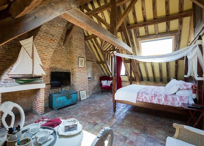 La Maison Du Parc Bed & Breakfast 4*