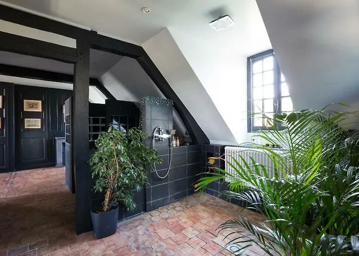 La Maison Du Parc Bed & Breakfast